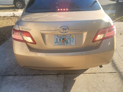 Used 2010 Toyota Camry LE image 5