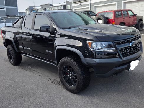 Used 2018 Chevrolet Colorado ZR2 w/ ZR2 Midnight Special Edition image 2