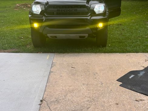 Used 2006 Toyota Tacoma Pickup 4D 6 ft image 2