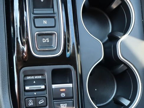 Used 2025 Honda Pilot Touring image 18