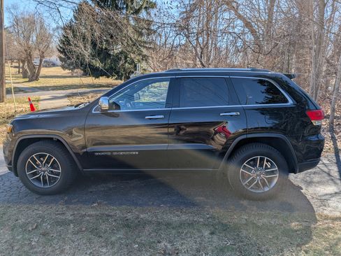 Used 2019 Jeep Grand Cherokee Limited w/ Trailer Tow Group IV image 19