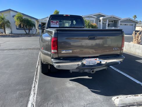 Used 2006 Ford F350 Lariat image 6