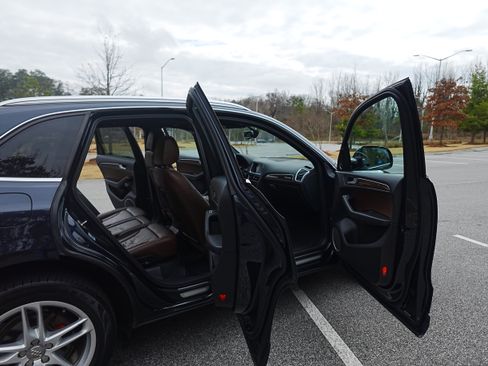 Used 2017 Audi Q5 2.0T Premium Plus w/ Technology Package image 6