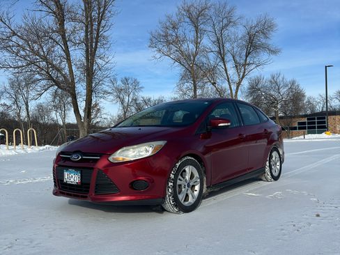 Used 2014 Ford Focus SE w/ SE Winter Package image 1