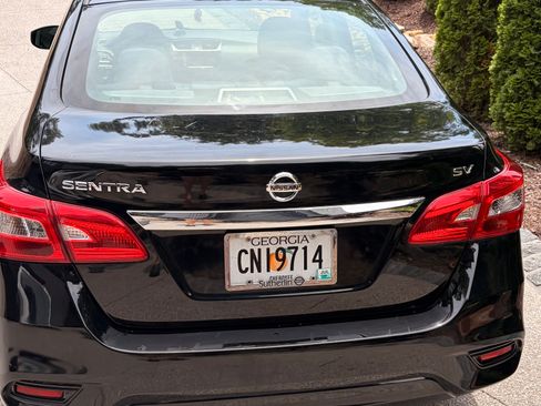 Used 2019 Nissan Sentra SV FWD image 4