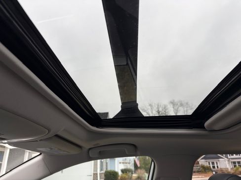 Used 2025 Toyota RAV4 Limited image 17