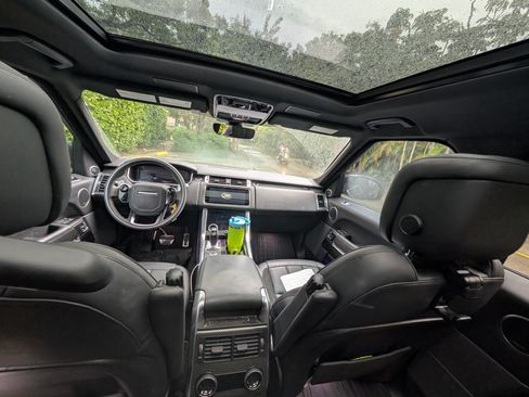 Used 2022 Land Rover Range Rover Sport HST image 8