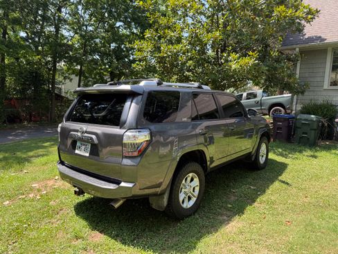 Used 2018 Toyota 4Runner SR5 Premium AWD/4WD image 9