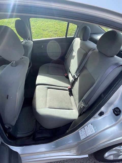 Used 2011 Nissan Sentra 2.0 SR w/ Convenience Pkg FWD image 9