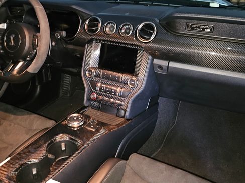 Used 2020 Ford Mustang Shelby GT500 w/ Carbon Fiber Track Pack image 15