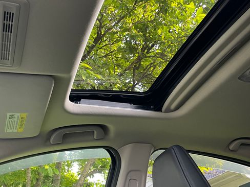 Used 2019 Honda HR-V Touring image 8