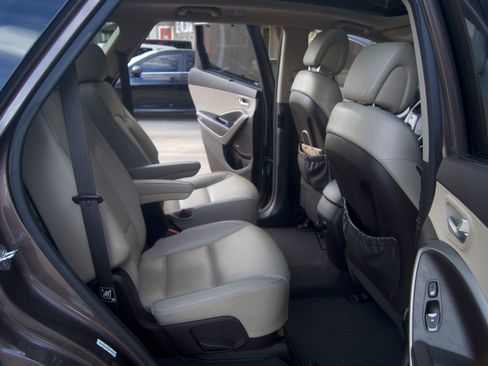 Used 2013 Hyundai Santa Fe Limited w/ Technology Pkg image 5