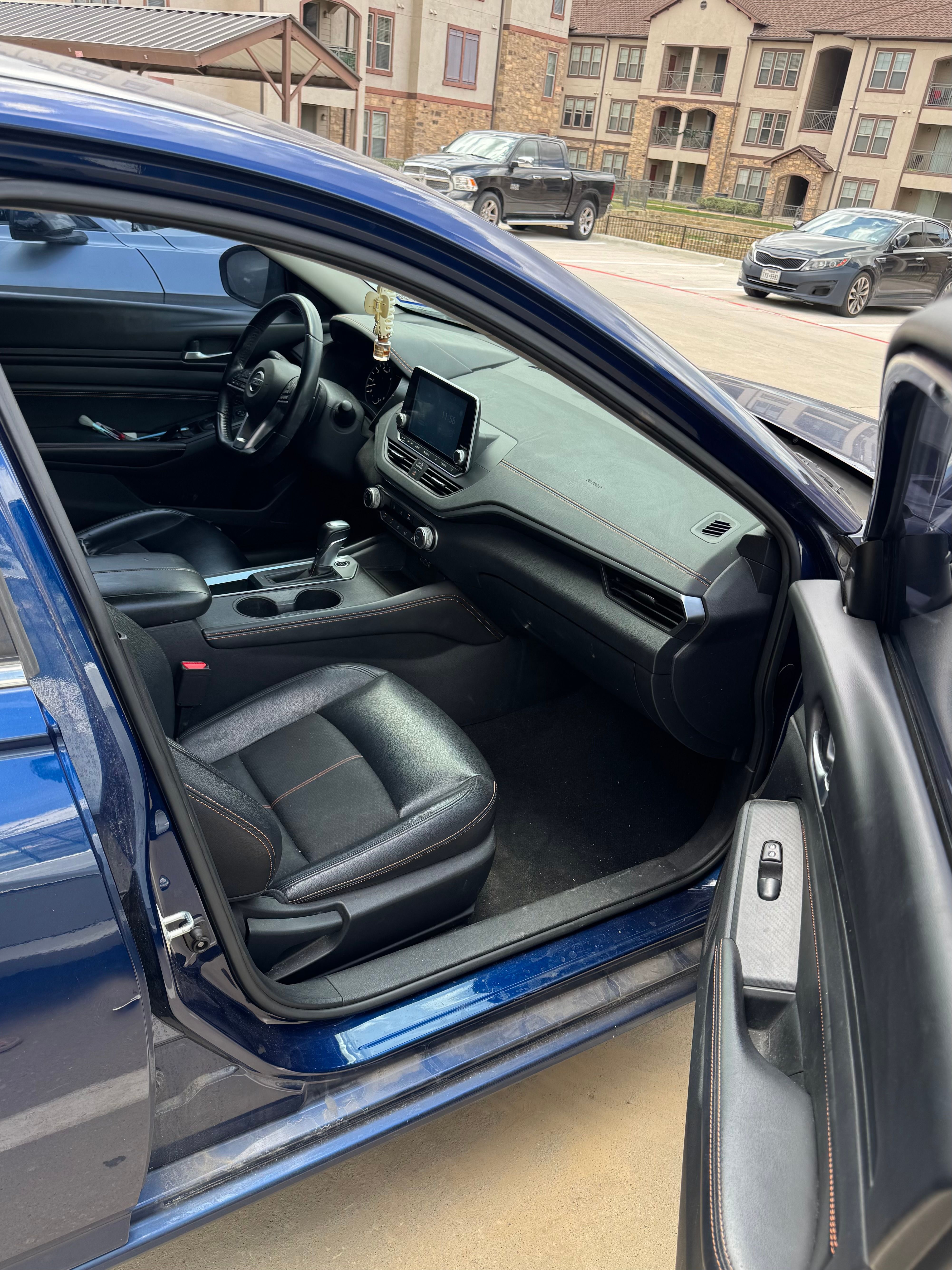 Used 2019 Nissan Altima 2.5 SR FWD image 5