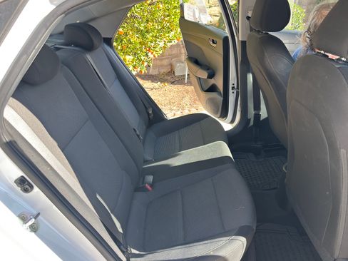 Used 2019 Hyundai Accent SE image 12