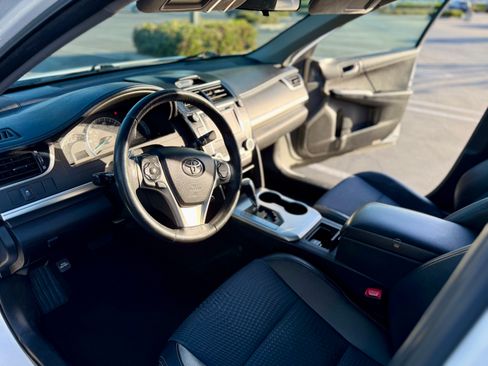 Used 2012 Toyota Camry SE image 8