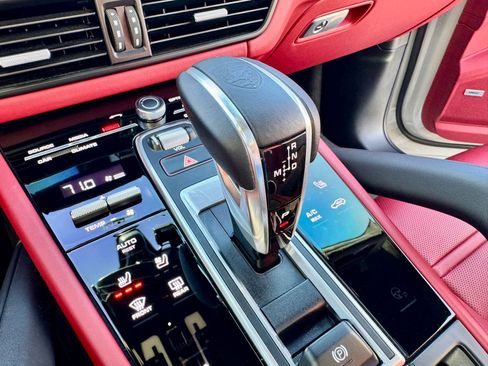 Used 2022 Porsche Cayenne GTS image 14