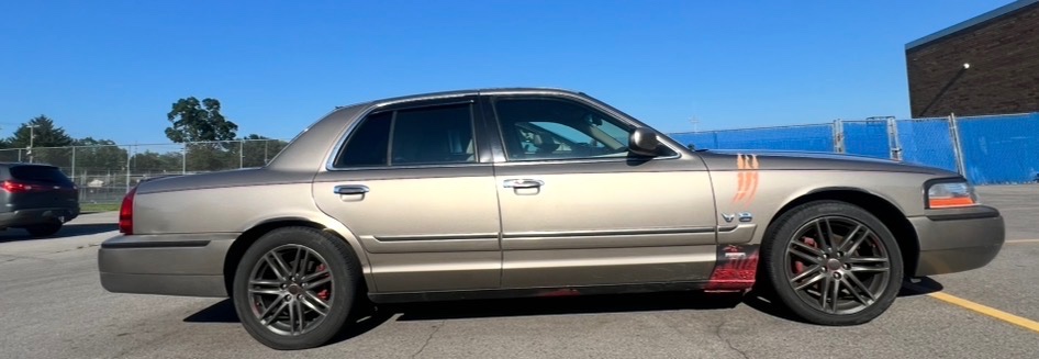 Used 2003 Mercury Grand Marquis GS RWD image 1