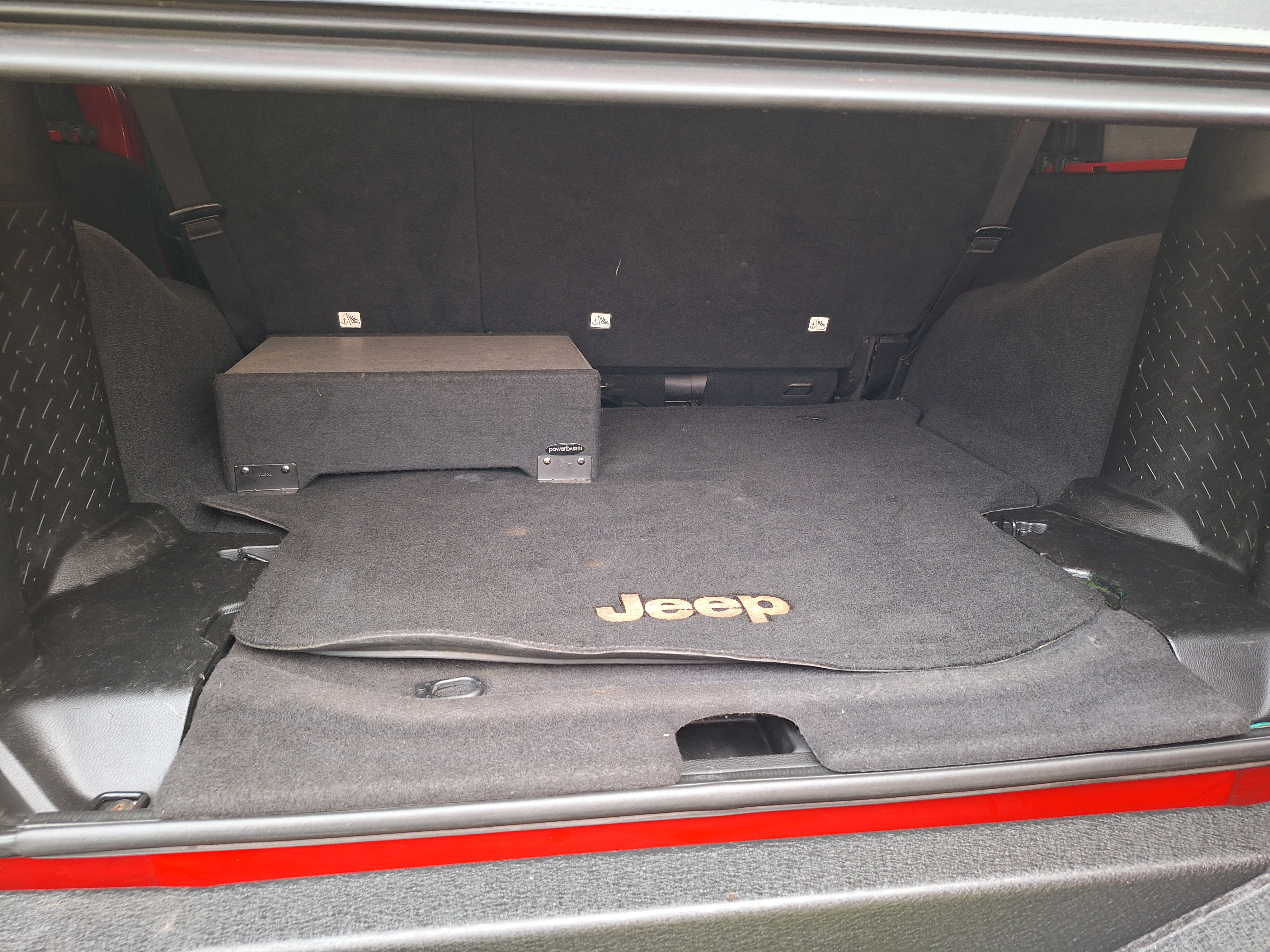 Used 2013 Jeep Wrangler Unlimited Sport w/ Connectivity Group AWD/4WD image 4
