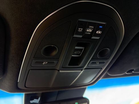 Used 2018 Genesis G80 3.3T Sport image 19