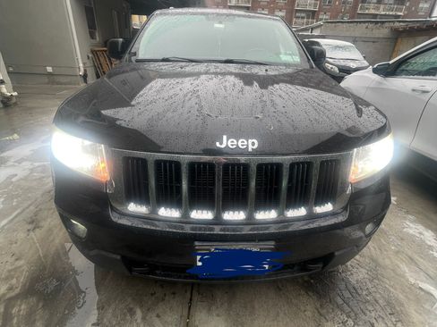 Used 2012 Jeep Grand Cherokee Laredo image 1