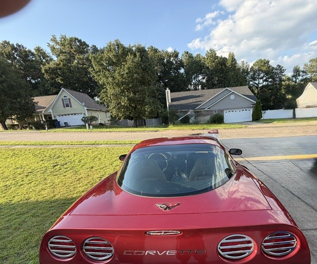 Used 2002 Chevrolet Corvette Coupe w/ Preferred Equipment Group2 RWD image 2