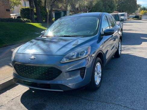 Used 2020 Ford Escape SE AWD/4WD image 1