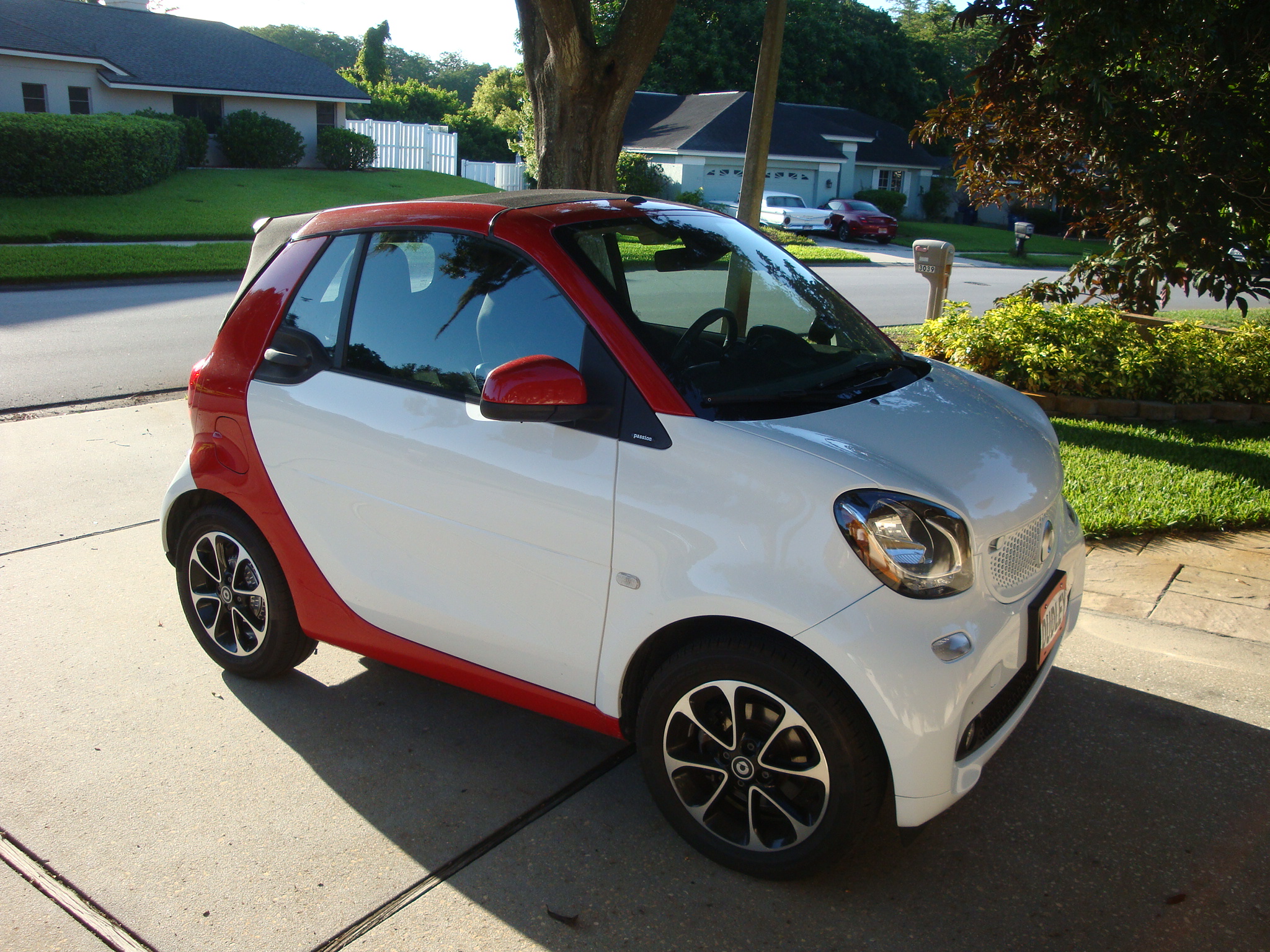 Used 2017 smart fortwo passion RWD image 4
