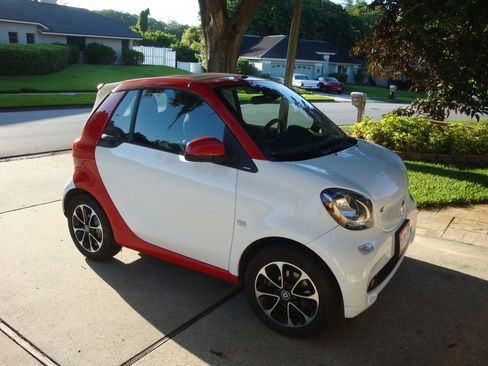 Used 2017 smart fortwo passion image 4