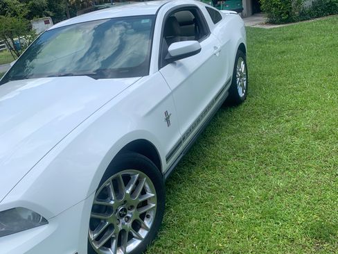 Used 2012 Ford Mustang Premium RWD image 5