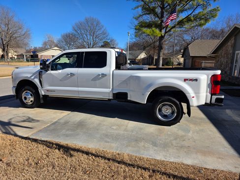 Used 2023 Ford F350 Platinum w/ FX4 Off-Road Package image 1