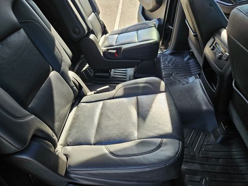 Used 2020 GMC Yukon XL SLT image 27