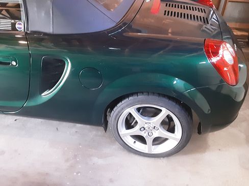 Used 2003 Toyota MR2 image 15