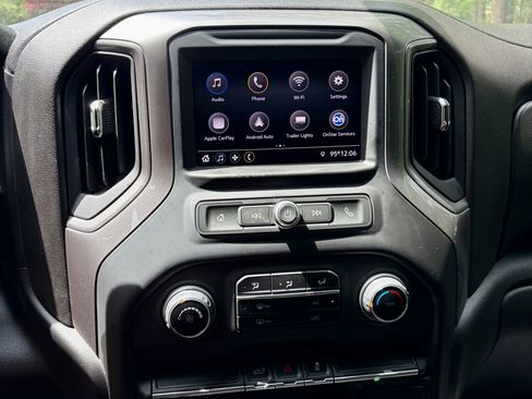 Used 2020 Chevrolet Silverado 1500 Custom w/ Custom Value Package AWD/4WD image 9