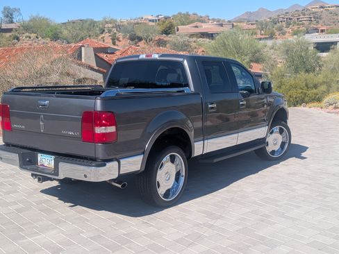 Used 2006 Lincoln Mark LT 4x4 image 6