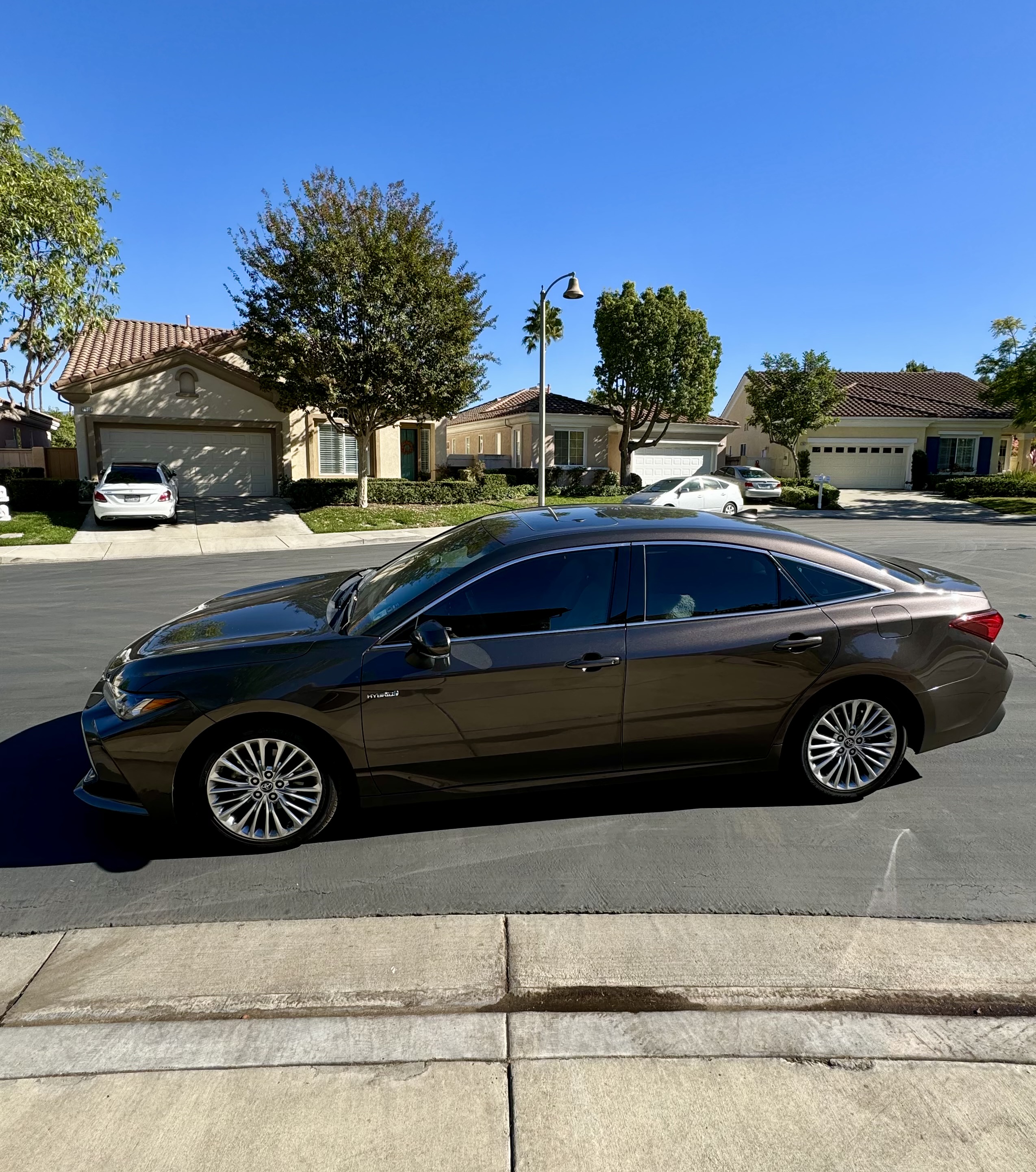 Used 2020 Toyota Avalon Limited w/ Advanced Safety Package FWD image 1