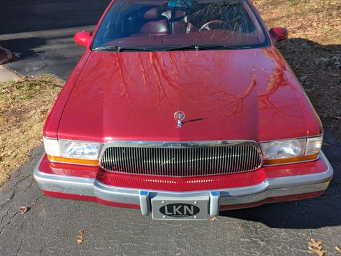 Used 1995 Buick Roadmaster Limited image 2