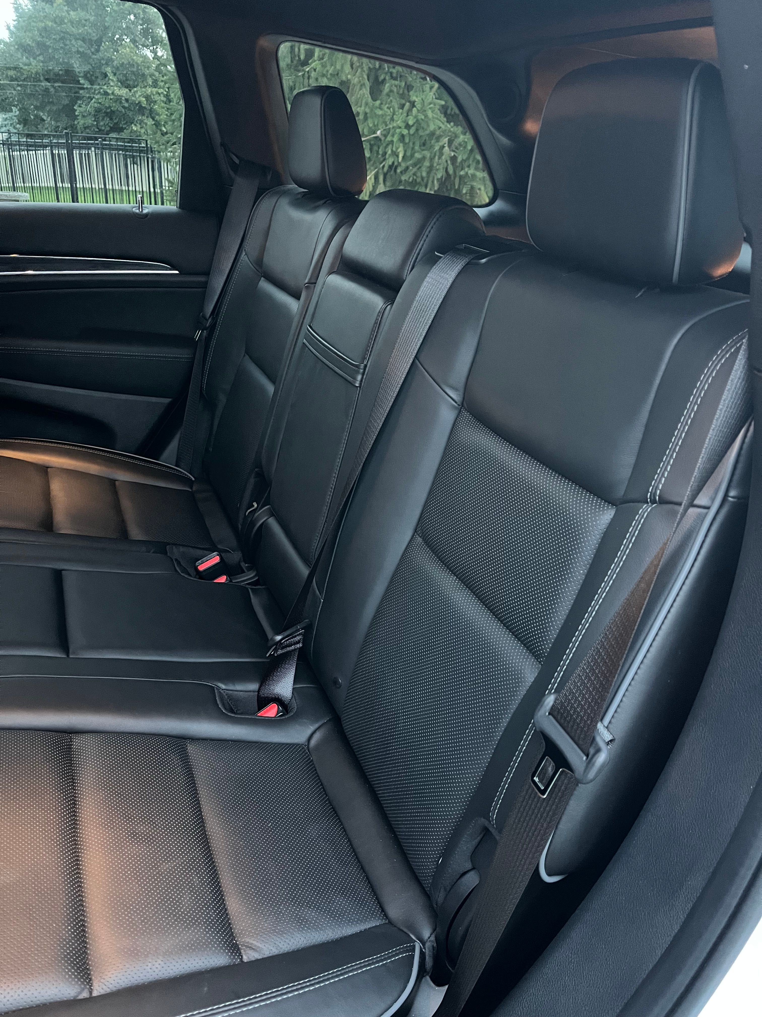 Used 2021 Jeep Grand Cherokee Overland AWD/4WD image 24