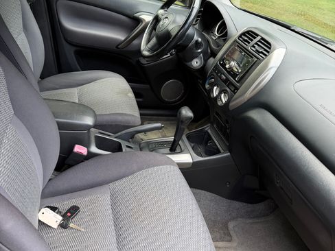 Used 2004 Toyota RAV4 4WD w/ "L" Pkg image 25