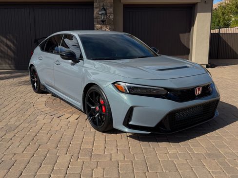 Used 2023 Honda Civic Type R image 1