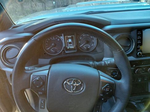 Used 2023 Toyota Tacoma TRD Sport image 10