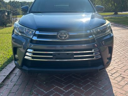 Used 2017 Toyota Highlander Limited Platinum