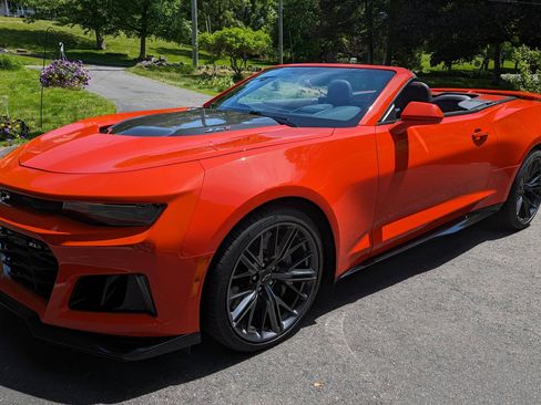 Used 2021 Chevrolet Camaro ZL1 image 1