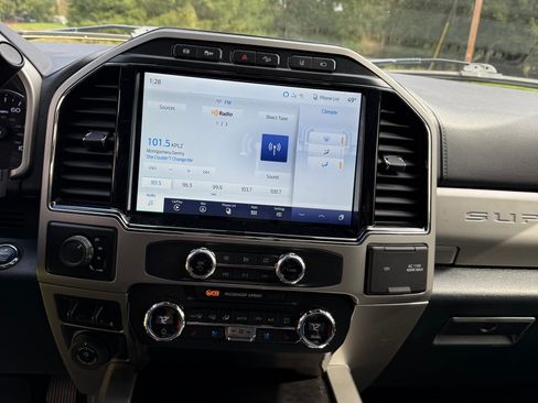 Used 2022 Ford F450 Lariat w/ Lariat Ultimate Package image 5