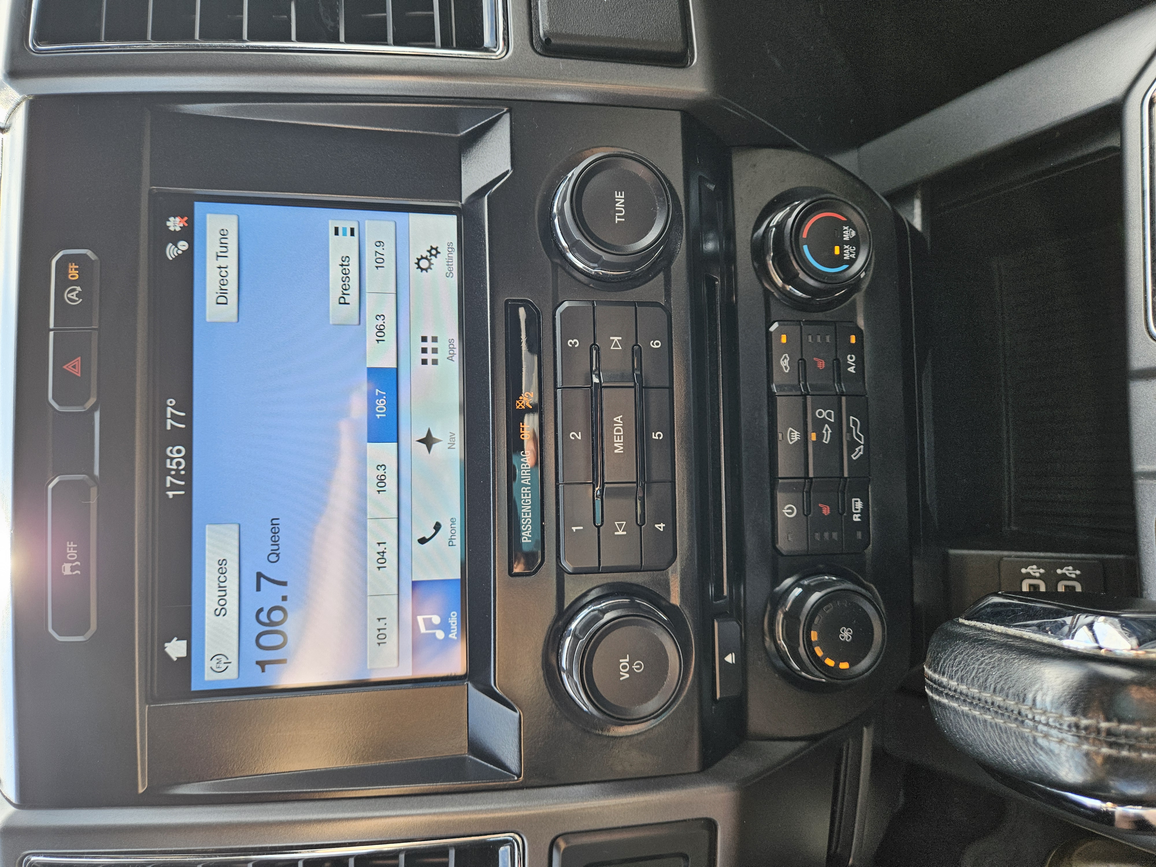 Used 2017 Ford F150 XLT w/ Equipment Group 302A Luxury AWD/4WD image 19