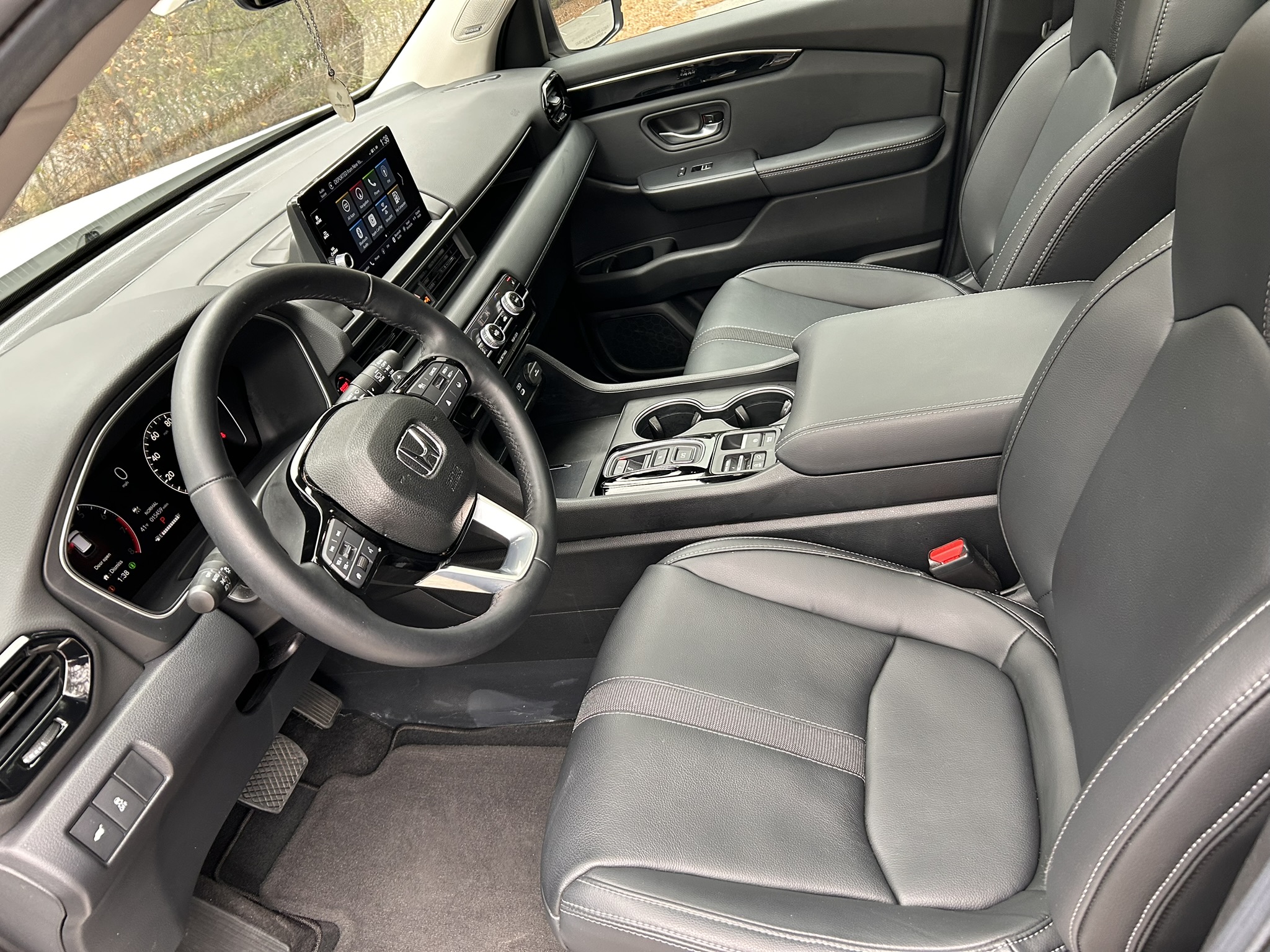 Used 2024 Honda Pilot Touring image 10