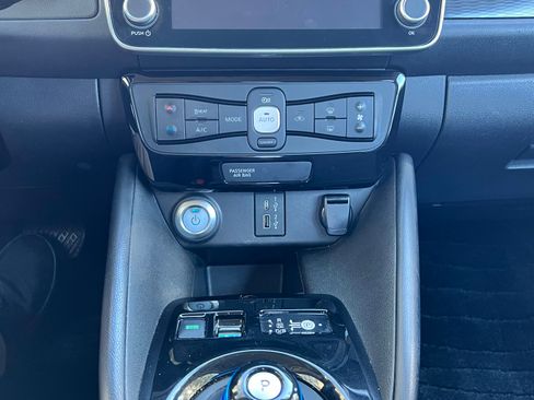 Used 2020 Nissan Leaf SV w/ SV Technology Package image 20