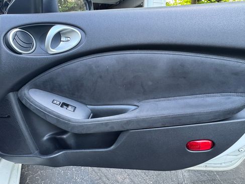 Used 2010 Nissan 370Z Touring w/ Sport Pkg RWD image 20