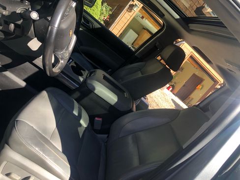 Used 2019 Chevrolet Suburban LT image 9