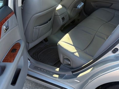Used 2007 Toyota Avalon XLS image 6