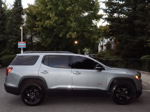 Used 2023 GMC Acadia AT4 w/ Technology Package AWD/4WD image 4